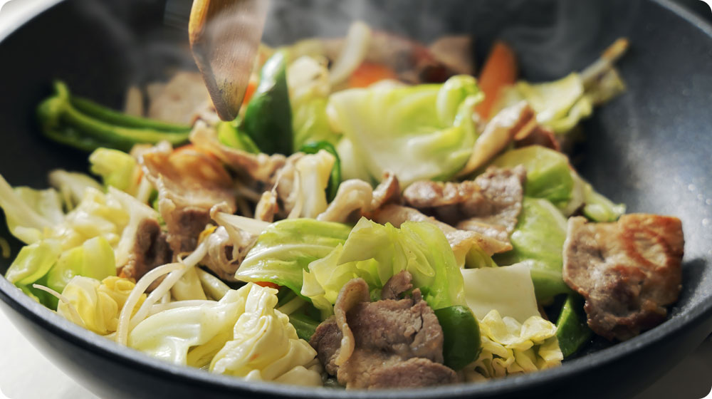 塩こしょうと醤油で作る野菜炒め